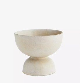 Edith kő kaspó lábon, Madam Stoltz