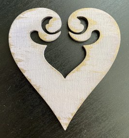 Kreatív hobbi lézervágott áttört fa antik lila-arany szív dekor motívum 7x7cm