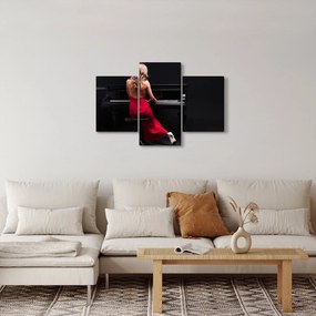Egy zongorán játszó nő képe (90x60 cm)