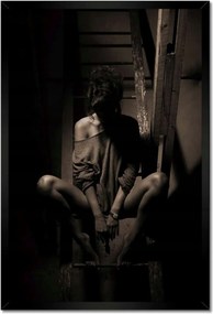 Poszterek keretben 40x60 Szépia lány