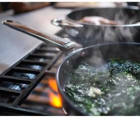 Serpenyő készlet kerámia felülettel 2 db-os Space – Joseph Joseph