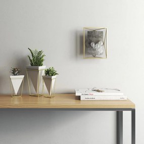 Aranyszínű fém álló-fali képkeret 15x20 cm Prisma – Umbra