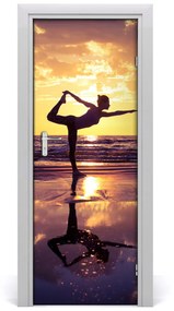 Fotótapéta ajtóra Az emberek jóga a tengerparton 75x205 cm