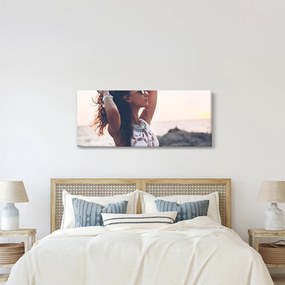 Egy nő képe a tengerparton (120x50 cm)