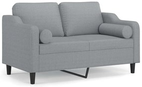 2 személyes világosszürke szövet kanapé díszpárnákkal 120 cm