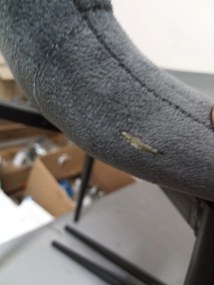 AKCIÓ Sötétszürke bársonyszék ASTI fekete lábakkal II. osztály