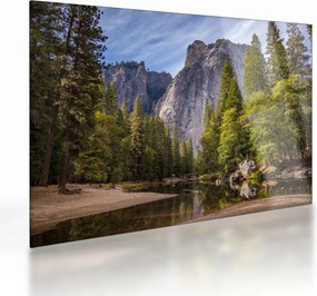 Kép - A Yosemite szikla alatt (üvegen) (70x50 cm)