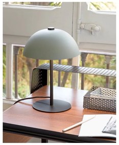 Zöld asztali lámpa fém búrával (magasság 33 cm) Aleyla – Kave Home