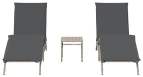 2 db világosszürke polyrattan napozóágy asztallal