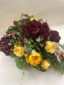 Kompozíció Virágok a sírhoz temető csokor virágtartó művirágok