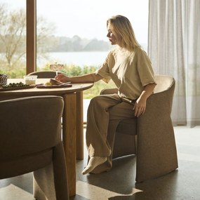 Dahl karfás design szék