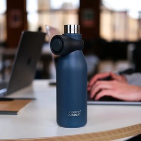 Sötétkék rozsdamentes acél utazó ivópalack 500 ml Loop – Joseph Joseph