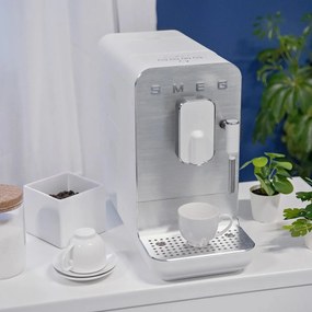 SMEG Automatický kávovar BCC12 na cappucino 19 barů / 1,4l, bílá - Smeg