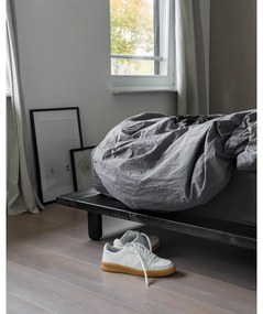 Fekete borovi fenyő franciaágy ágyráccsal 140x200 cm Peek – Karup Design