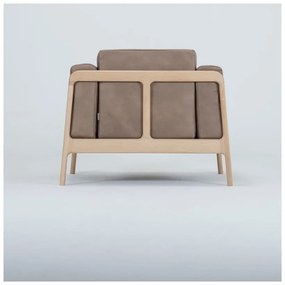 Fawn fotel tömör tölgyfa konstrukcióból világosbarna bivalybőr ülőpárnával - Gazzda