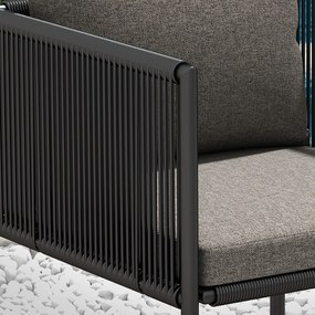 Outsunny 3 részes kültéri kertészett 1 asztallal és 2 székkel, 4 párnával, fekete fa hatású kompozit asztallappal | Aosom