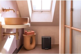 Matt fekete acél pedálos szemetes 12 l Bo – Brabantia