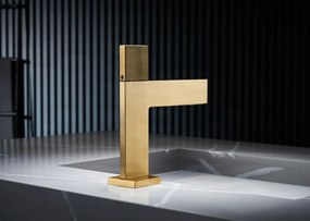 Álló fürdőszobai csaptelep ELITE EDITION BS1420 vízeséses kifolyóval, sárgaréz testtel, többféle színben — Króm