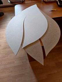 Bilnora levél alakú akusztikus fali panel 140×70×1,2cm - 04 Camel (bézs)