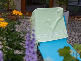 TEKNŐS zöld strandtörölköző