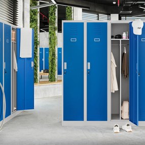 Pléh öltözőszekrény talpazaton, kétmodulos, polccal és köztes fallal KACPER, 800 x 1800 x 500 mm, szürke-kék