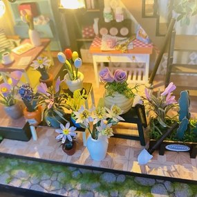 2Kids Toys - Darcyin virágos házikó mini 2xAAA elemmel