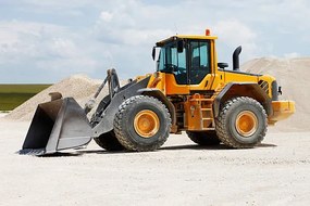 Illusztráció Yellow front loader at gravel pits, jordan_rusev