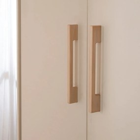 Krémszínű-natúr színű gyerek ruhásszekrény tölgyfa dekorral 138x200x55 cm Jil – Roba