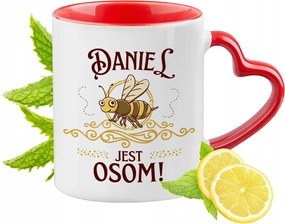 Danielnek Piros bögre szív alakú füllel ajándékba