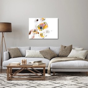 Tányérok gyümölcsökkel az asztalon képe (üvegen) (70x50 cm)