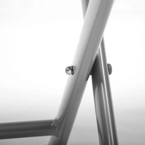 Alumínium összecsukható szék lábtartóval világos szürke