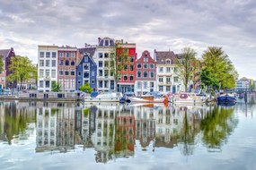 Poszter 91,5x61cm Amszterdami bérházak a csatorna partján, Assaf Frank