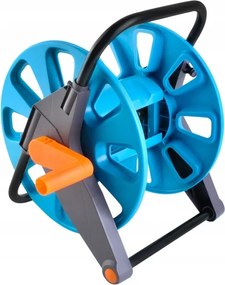 Kerti tömlőkocsi – dob és akasztó a kert és a gyep öntözéséhez