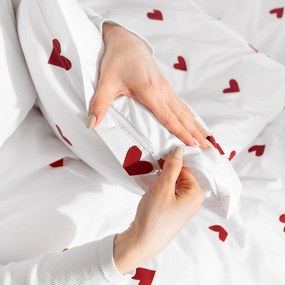 Goldea pamut ágyneműhuzat - piros szívecskék, fehér alapon 140 x 200 és 70 x 90 cm