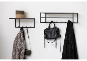 Fekete-natúr színű fali fogas tölgyfa dekorral, polccal Seaford – Actona