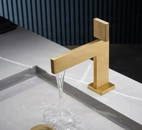 Álló fürdőszobai csaptelep ELITE EDITION BS1420 vízeséses kifolyóval, sárgaréz testtel, többféle színben — Króm
