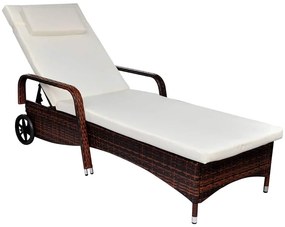 vidaXL barna polyrattan napozóágy párnával és kerekekkel