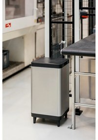Ezüstszínű műanyag érintésre nyíló szemetes 80 l Berlino – DEA HOME