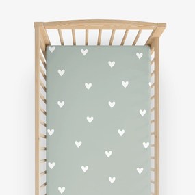 Goldea gyermek gumis pamut lepedő kiságyba - szívecskék, zsálya színű alapon 60 x 120 cm