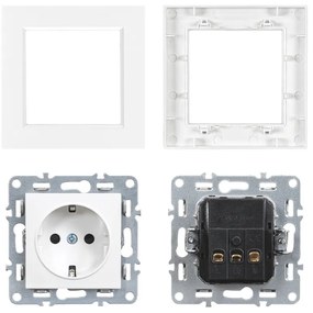 Nova földelt csatlakozóaljzat dugalj 16A 250V fehér kerettel