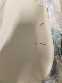 AKCIÓ Bézs BALI MARK szék fekete lábakkal II. osztály