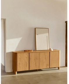 Natúr színű komód kőrisfa dekorral 200x79x40 cm Salaya – Kave Home