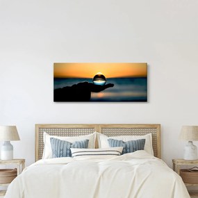 Üveggolyó a tenyérben (120x50 cm)