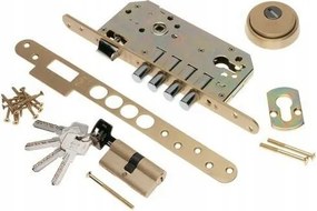 Süllyesztett zárbetét 85/50mm sárgaréz szatén zárbetét akasztó