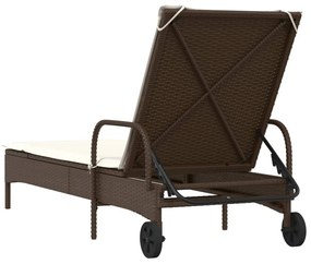 barna polyrattan napozóágy párnával és kerekekkel