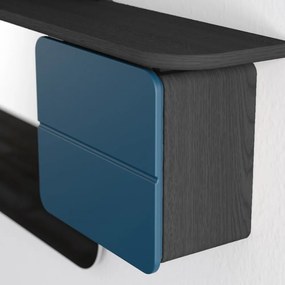 Petróleumkék-fekete előszoba bútor tölgyfa dekorral One More Look – UMAGE