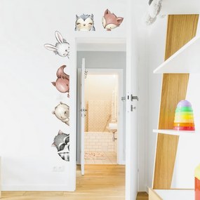 INSPIO Gyerek falmatrica - Erdei állatok az ajtó körül