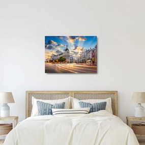 Kép - Calle Gran Vía, Madrid, Spanyolország (üvegen) (70x50 cm)