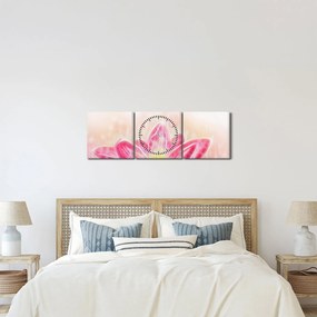 Egy lótuszvirág képe (órával) (90x30 cm)
