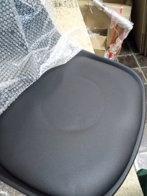 AKCIÓ Fekete bárszék HOGA eco bőrből II. osztály